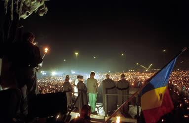 Külkapcsolat - Éjféli mise a romániai forradalomért