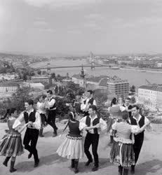 Folklór - A Marx Károly Közgazdaságtudományi Egyetem néptánccsoportja