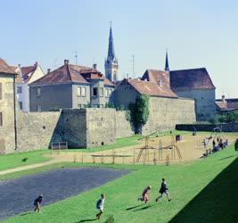 Városkép - Játszótér a Jurisich-vár alatt