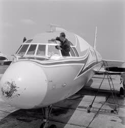 Közlekedés - Malév repülőgép karbantartás 