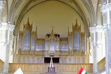 Egyházi épület - Budapest - Kőbányai református templom 