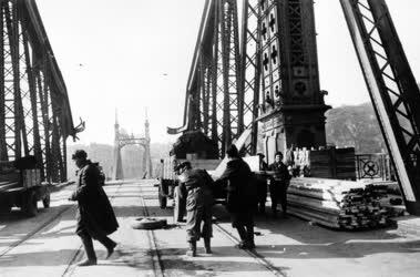 Történelem - A Ferenc József híd helyreállítása