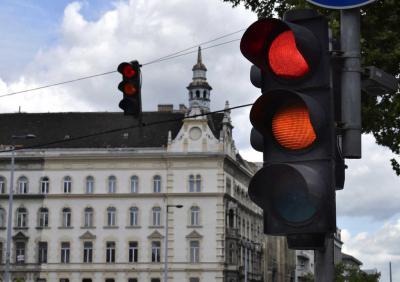 Közlekedés - Budapest - Közlekedési lámpa 