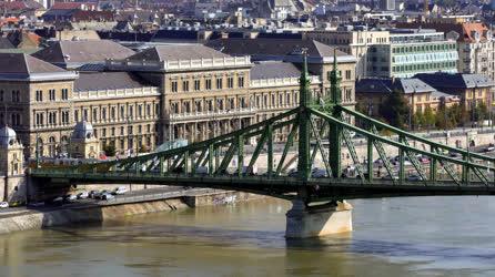 Városkép - Budapest - A Szabadság híd és környéke