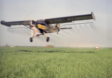 Mezőgazdaság - Repülőgépes növényvédelem
