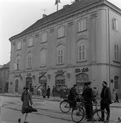 A szerző válogatása - Új helyen a székesfehérvári IBUSZ iroda