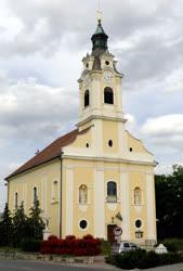 Egyházi épület - Bicske - A város katolikus barokk temploma 