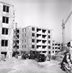 Építőipar - Salakblokkos lakások Salgótarjánban