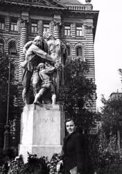 Régi Budapest - Észak-szobor a Szabadság téren
