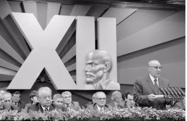 Belpolitika - Kádár János zárszava az MSZMP XII. kongresszusán