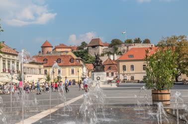 Városkép - Eger - Dobó tér