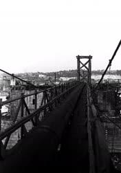 Városkép - A felrobbantott Margit híd 