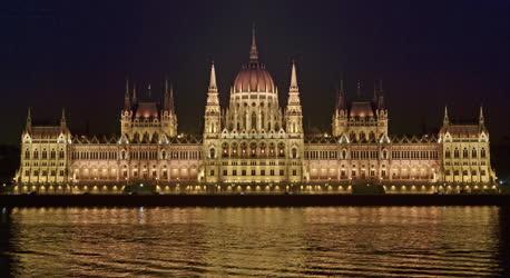 Épület - Budapest - A Parlament épülete