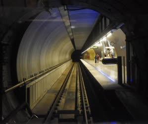 Közlekedés - M4-es metró - Fővám tér állomás