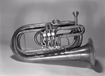 Zene - Tuba