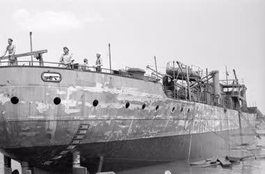 Ipar - Hajógyártás - Tisza tengerjáró