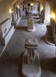 Múzeum - Tata - Római kori faragott kőemlékek 
