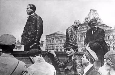 Történelem - Lenin és Szamuely
