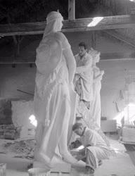 Rekonstrukció - A budai Vár címertartó szobrainak restaurálása