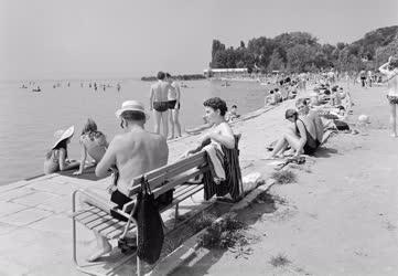 Nyaralás - Balatonakarattya - Strand