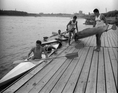 Sport - Kajak - Tisza-parti kajakosok Szegednél