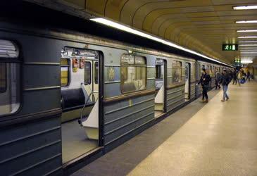 Közlekedés - Budapest - Az M3-as metró északi végállomása