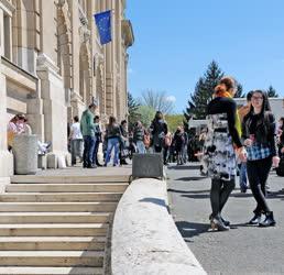 Oktatás - Debrecen - Hallgatók a Debreceni Egyetemen