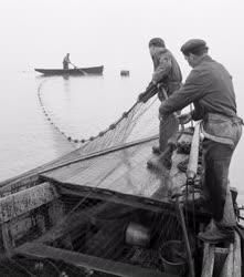 Mezőgazdaság - Balatoni halászok 