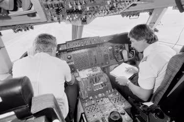 Közlekedés - A Boing 747-es pilótafülkéjében