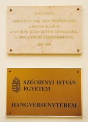 Múzeum - Győr - Név- és emléktábla az egykori zsinagóga falán
