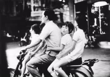 Vietnami képek - Saigon - Motorozó család