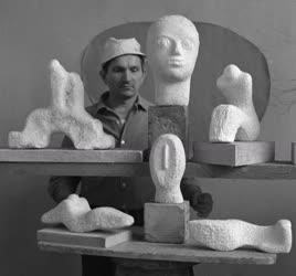 Kultúra - Mészáros Dezső szobrászművész műtermében