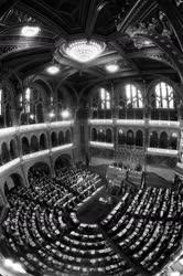 Az Országgyűlés elfogadta a vallásszabadságról szóló törvényt