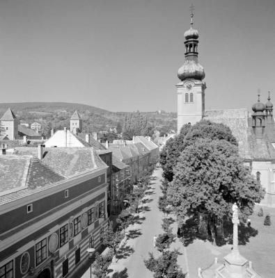 Városkép - A Jurisics tér a Szent Imre-templommal