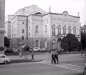 Kultúra - Városkép - Debreceni Csokonai Színház