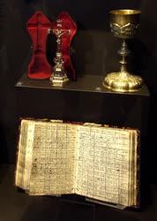 Egyházi gyűjtemény - Szeged - Régi anyakönyv a Ferences kolostorban