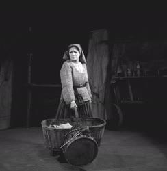 Kultúra - Brecht Kurázsi mama és gyermekei című drámája
