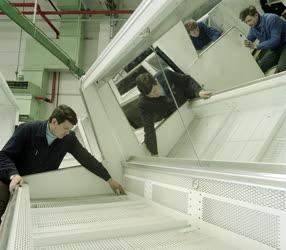 Ipar - Lehel Hűtőgépgyár új üzeme Jászárokszálláson