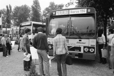 Kereskedelem - Ikarus buszok a BNV-n