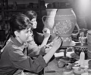 Oktatás - Szakoktatás - Ifjú keramikusok