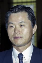 Külkapcsolat - Szűrös Mátyás koreai államminisztert fogadott