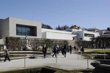 Oktatás - A Mozart Egyetem Salzburgban