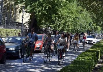 Turizmus - Budapest - Kerékpáros turisták