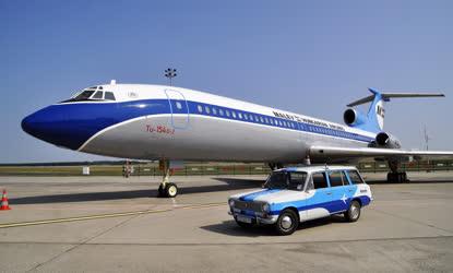 Légi közlekedés - Budapest - Újrafestették a Malév első Tu-154-es repülőjét