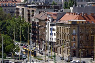 Városkép - Budapest - Az Alkotás út részlete járműforgalommal