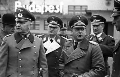 Külkapcsolat - Német tábornokok a mátyásföldi repülőtér
