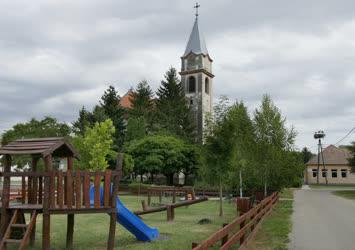  Településfotó - Rábatamási - A Szent István tér