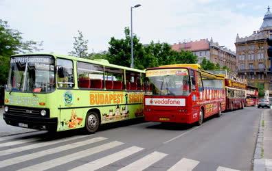Idegenforgalom - Budapest - Városnéző autóbuszok