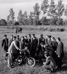 Oktatás - Motorvezető tanfolyam Mórahalmon