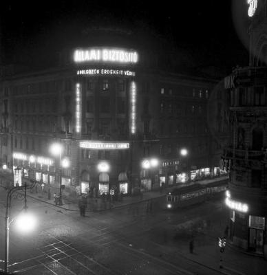 Városok - Budapest - Fényreklám a József körúton